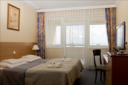 Hotel Marina-Port 4* discount hotel room in Balatonkenese
