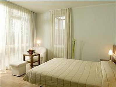 Hotel Holiday Beach - discount wellness hotel in Buda for a wellness weekend