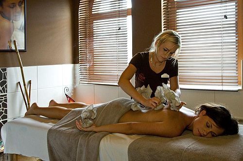 Tibetan massage in the wellness section of Hotel Shiraz - wellness hotel in Egerszalok