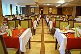 The Restaurant of Wellness Hotel Gyula offers specialities