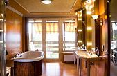 Bathroom with terrace and panoramic view in the Hotel Silvanus