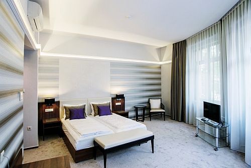 Grand Hotel Glorius nice double rooms at discounted price