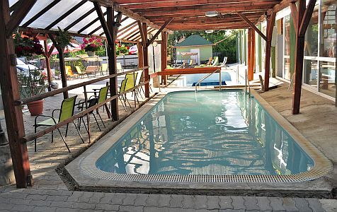 Outdoor pool with thermal water in Hotel Hajnal Mezokovesd